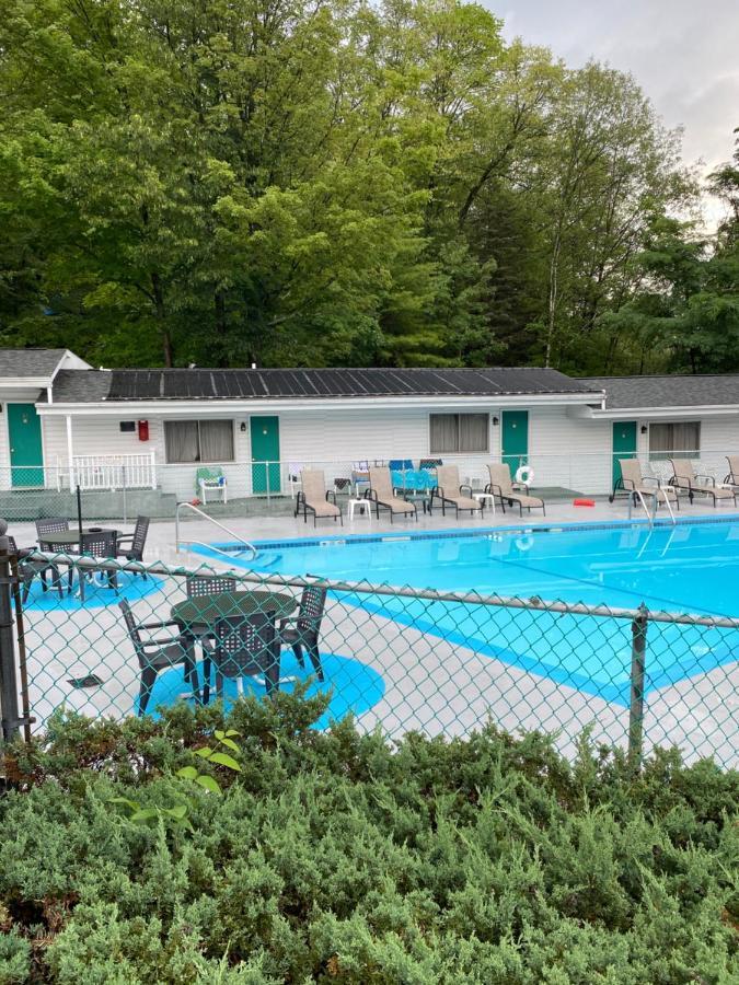 Brookside Motel & Cabins Lake George Exterior photo