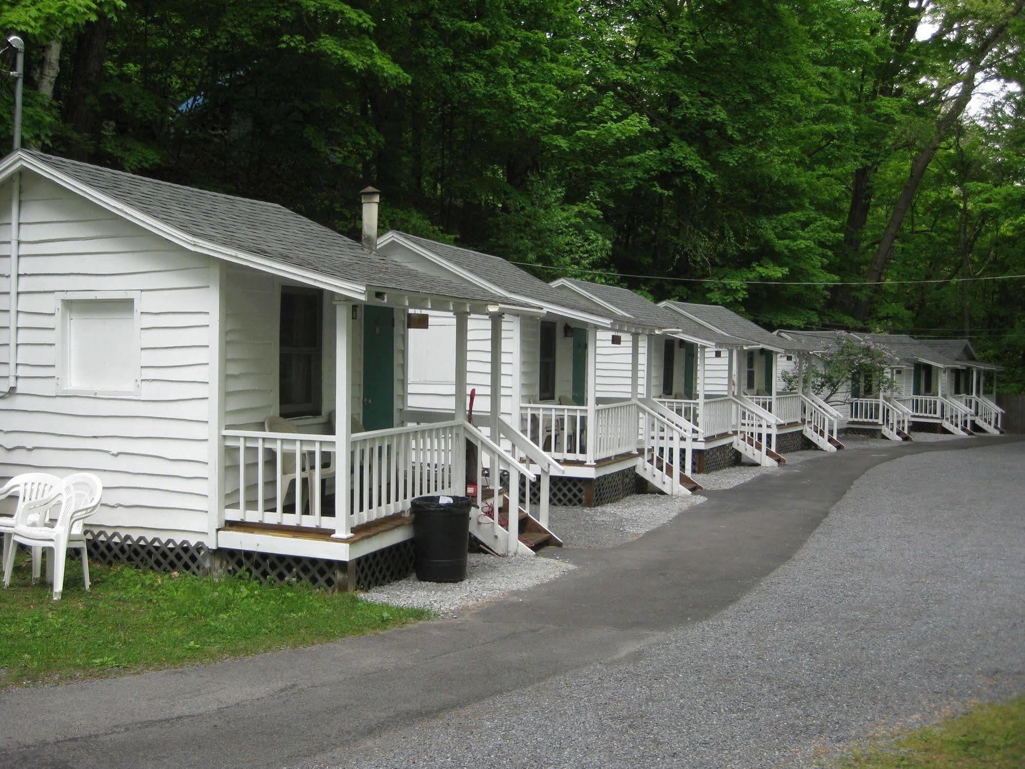 Brookside Motel & Cabins Lake George Exterior photo